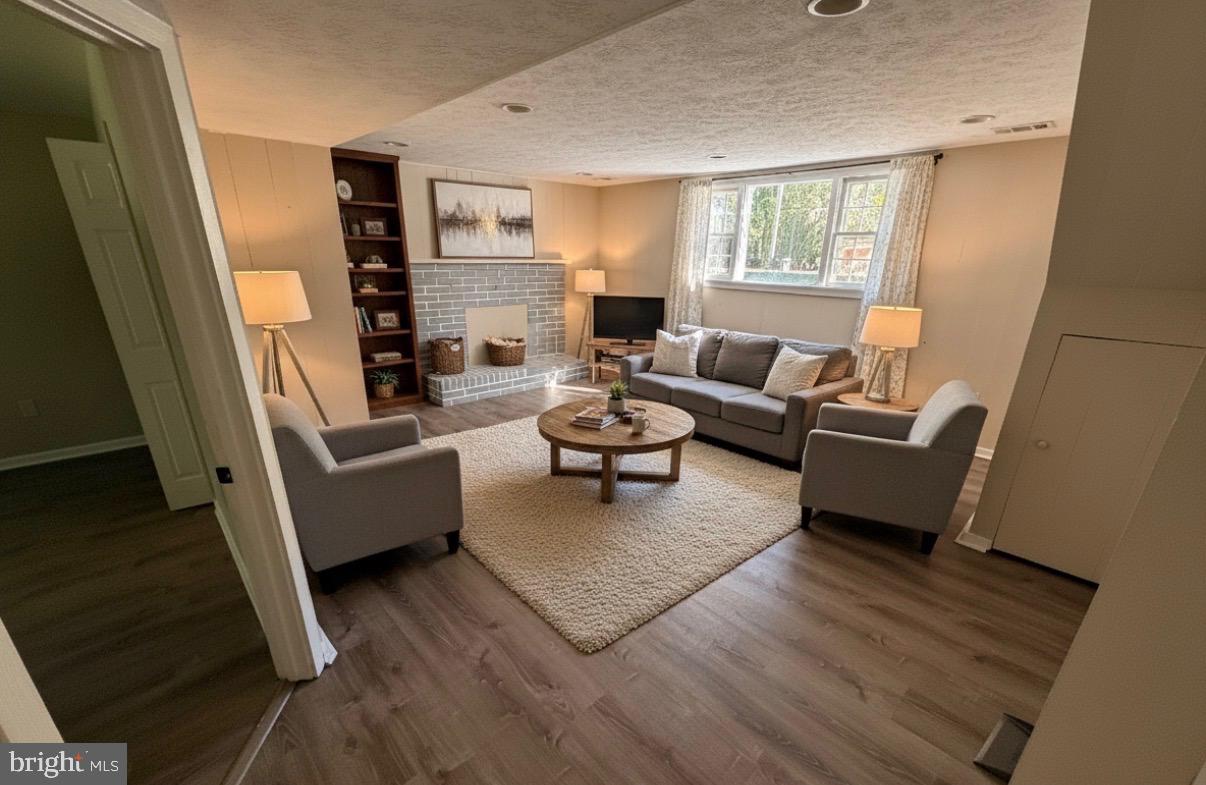 PLEASANT SPRINGS - Residential