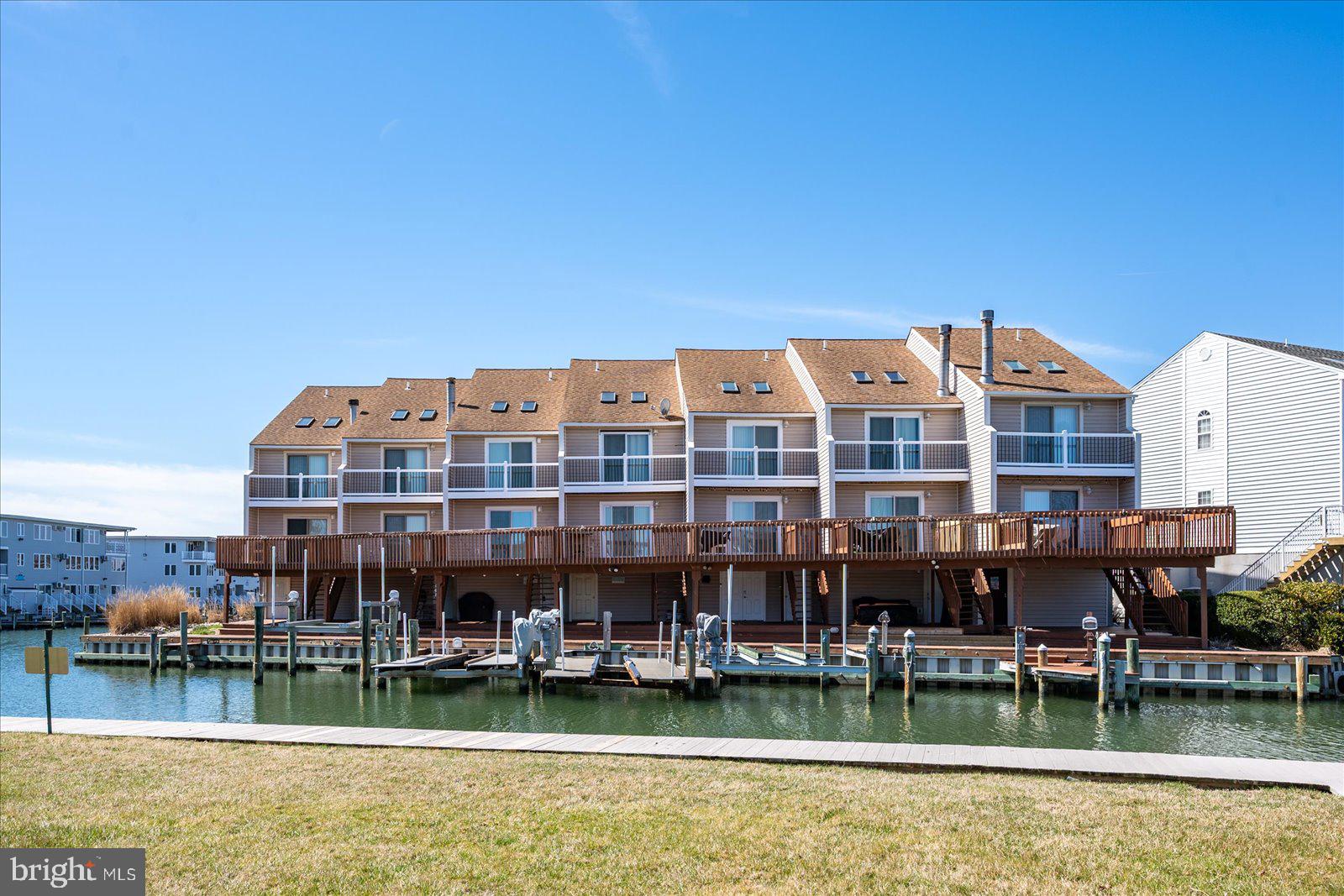 BAYSHORE ESTATES - Residential