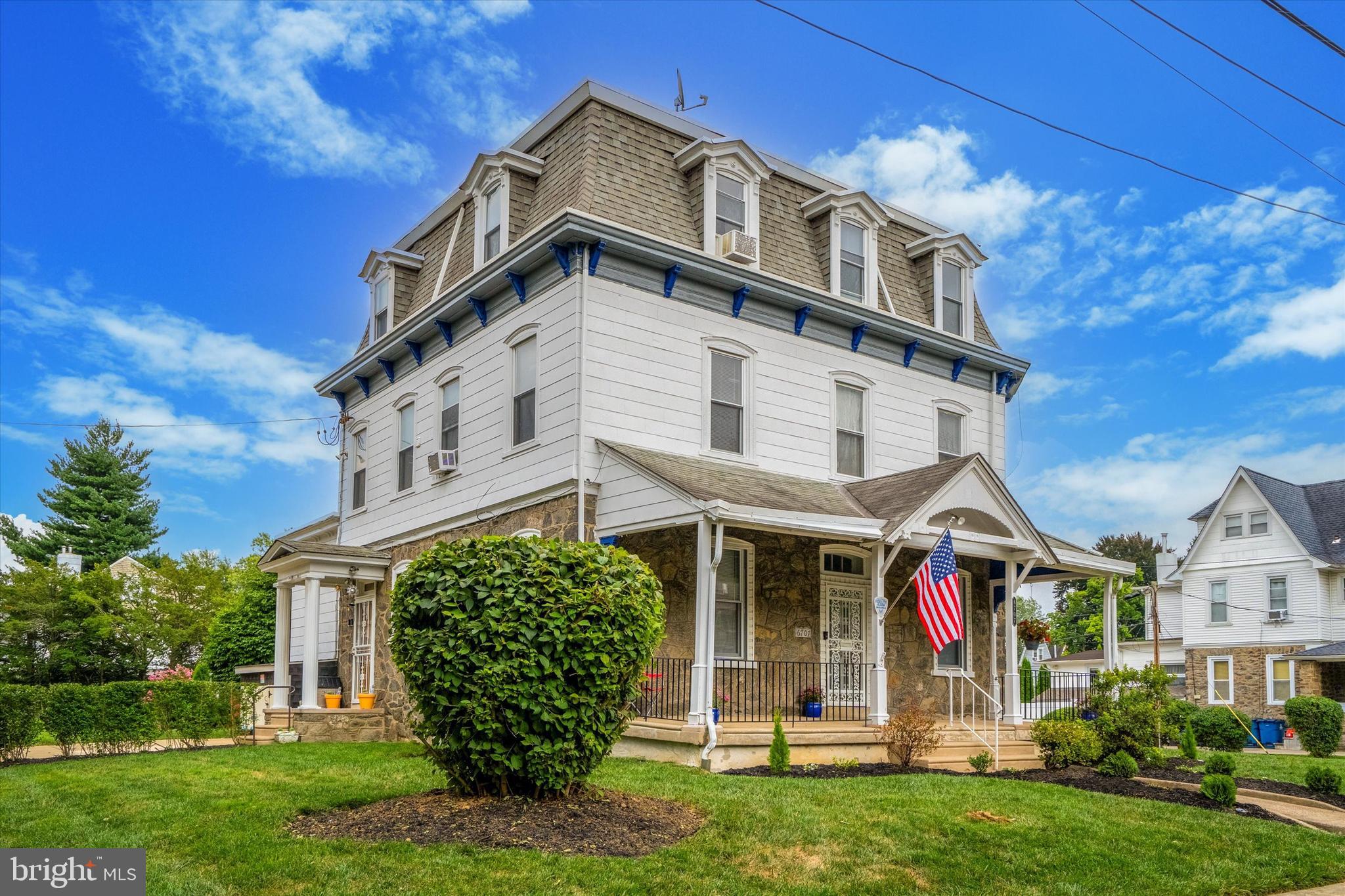 EAST OAK LANE - Residential Income