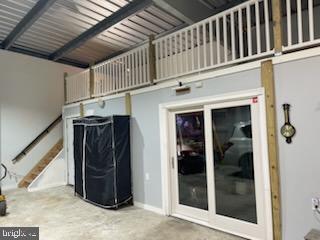 EAST OAK LANE - Residential Income