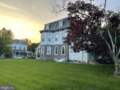 EAST OAK LANE - Residential Income