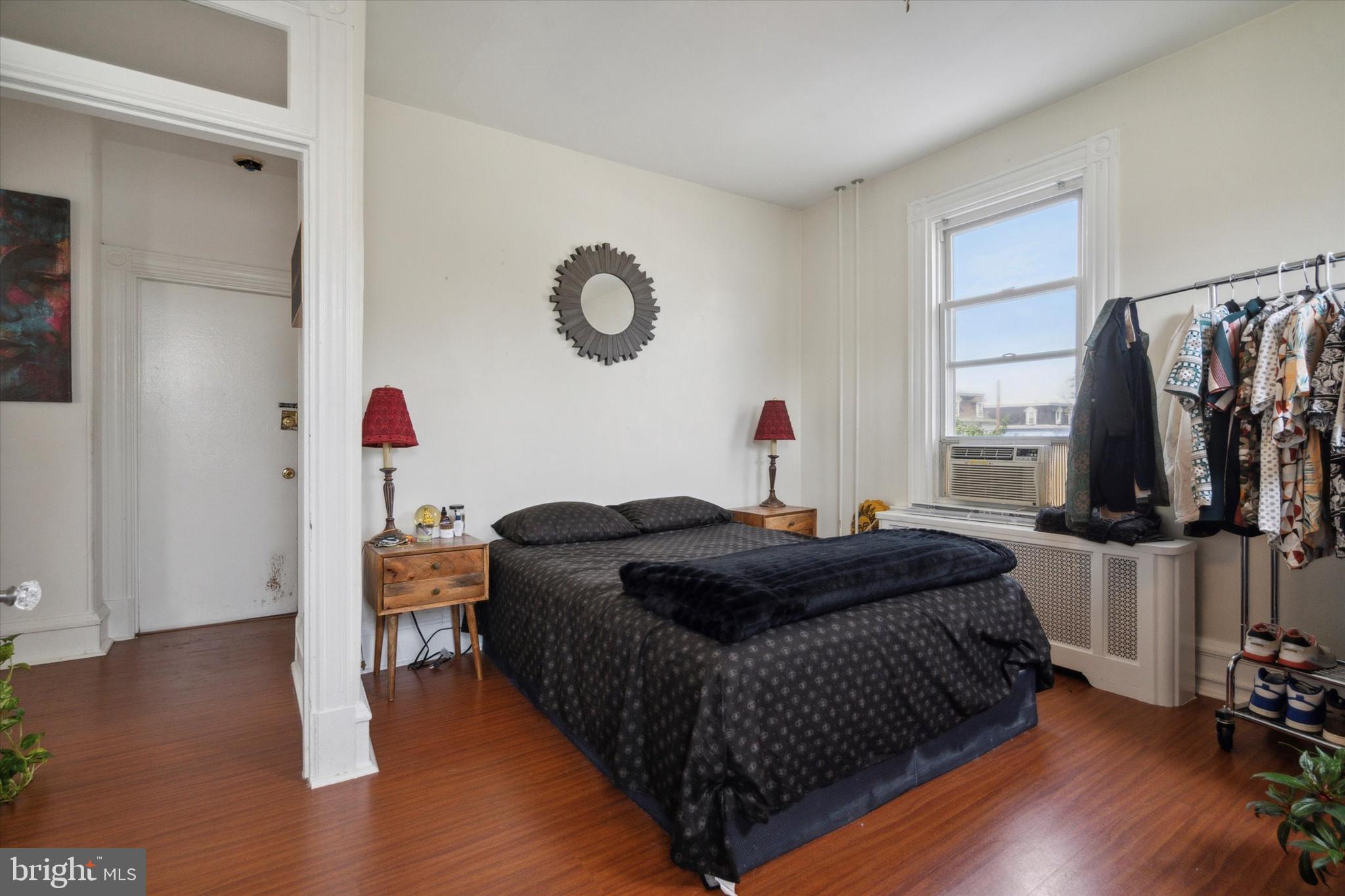 EAST OAK LANE - Residential Income