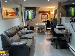 EAST OAK LANE - Residential Income