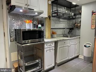 EAST OAK LANE - Residential Income