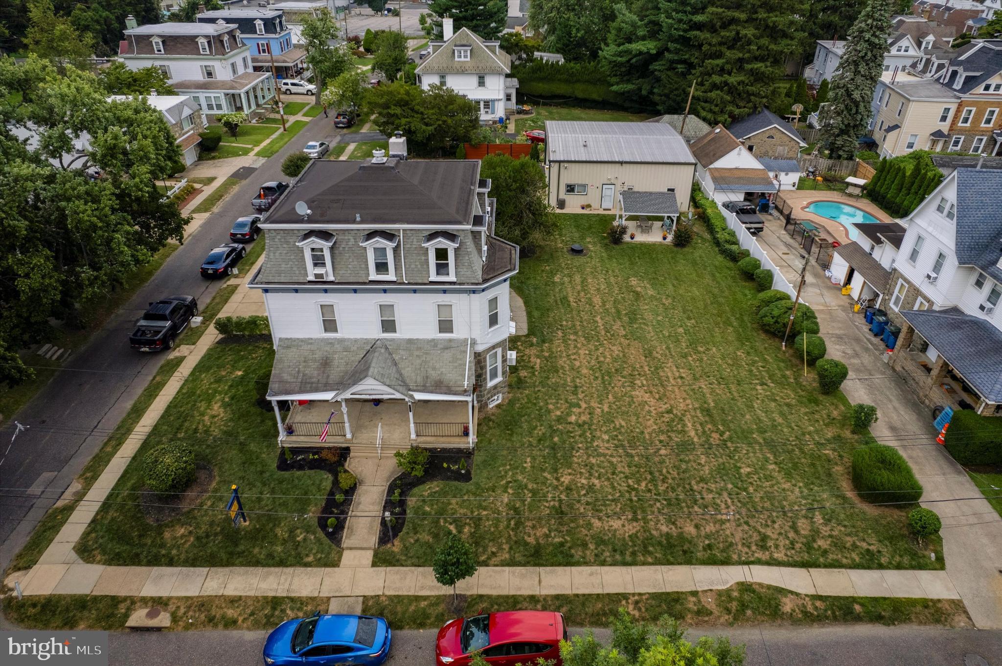 EAST OAK LANE - Residential Income