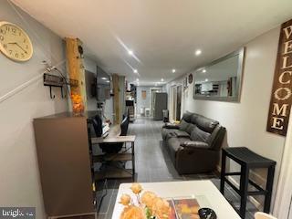 EAST OAK LANE - Residential Income