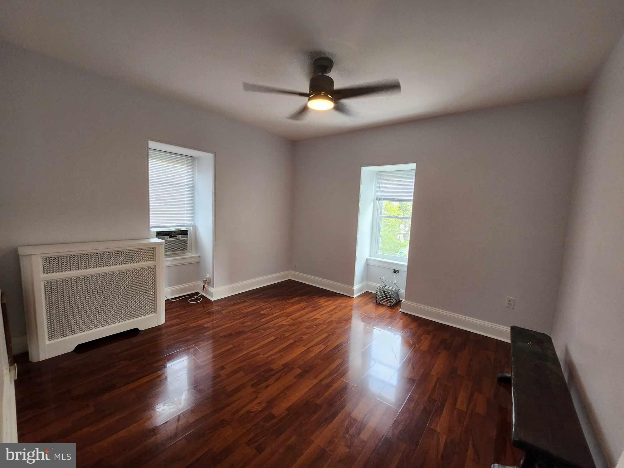 EAST OAK LANE - Residential Income