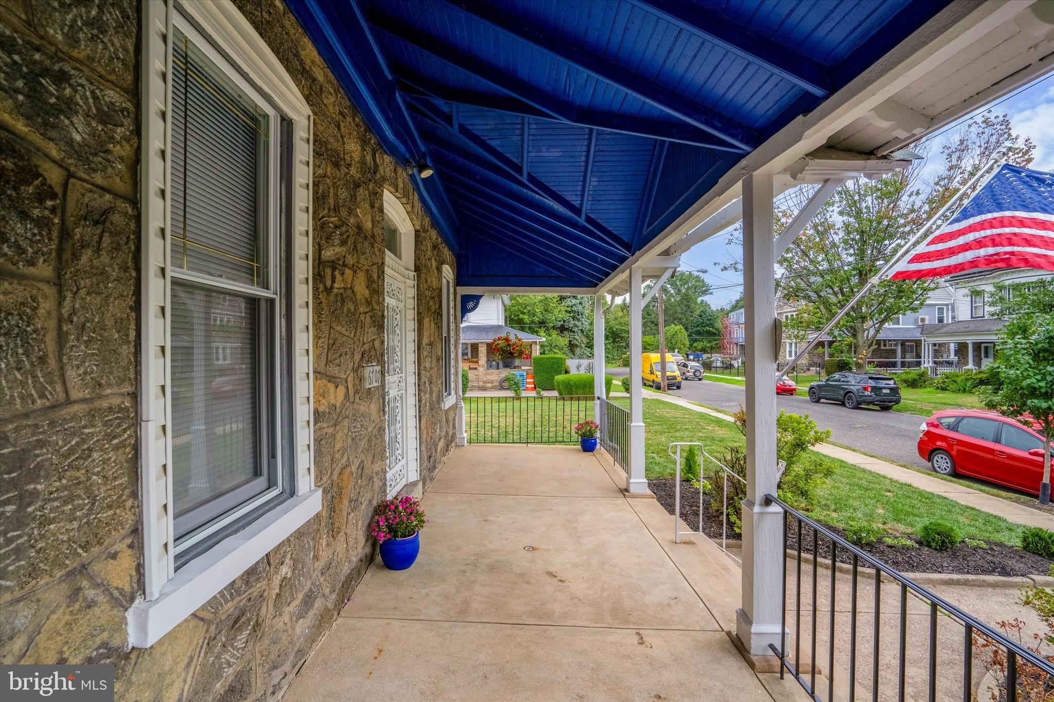 EAST OAK LANE - Residential Income