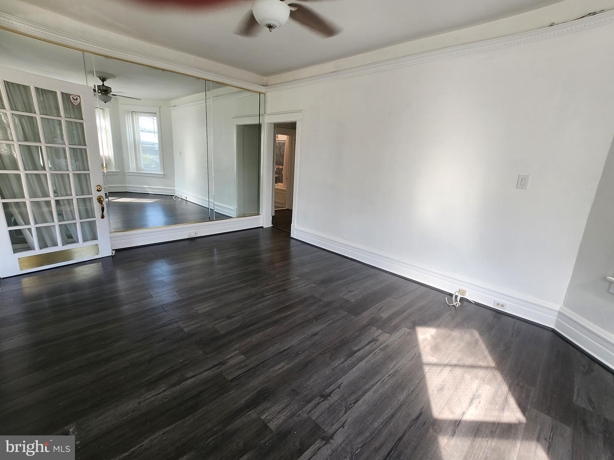 EAST OAK LANE - Residential Income