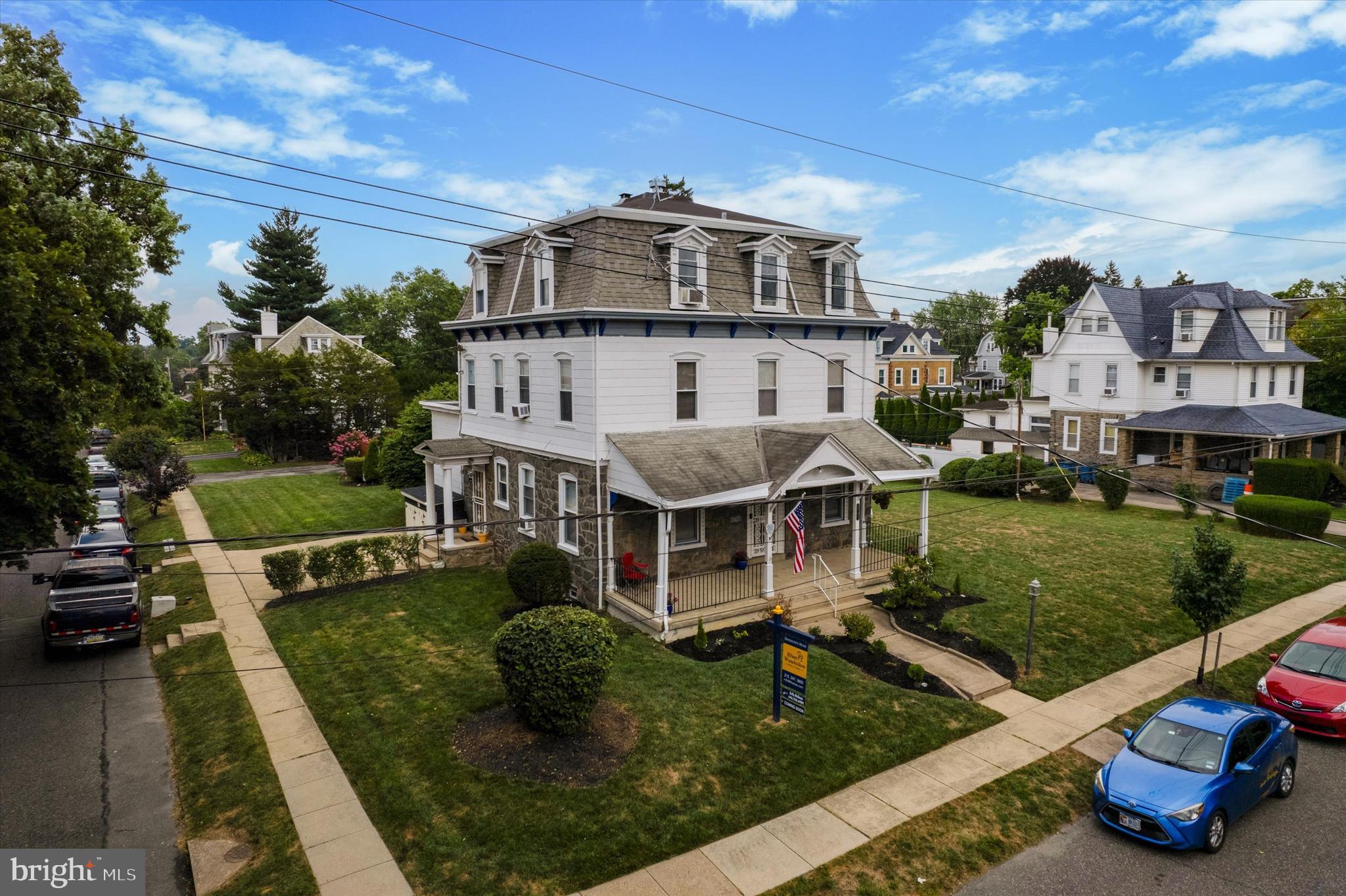 EAST OAK LANE - Residential Income