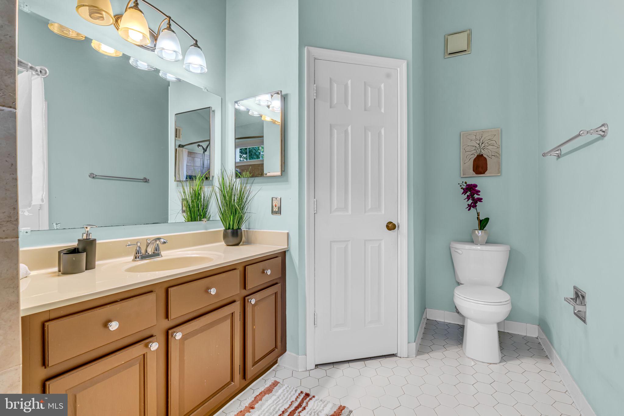 WOODGATE MANOR - Residential