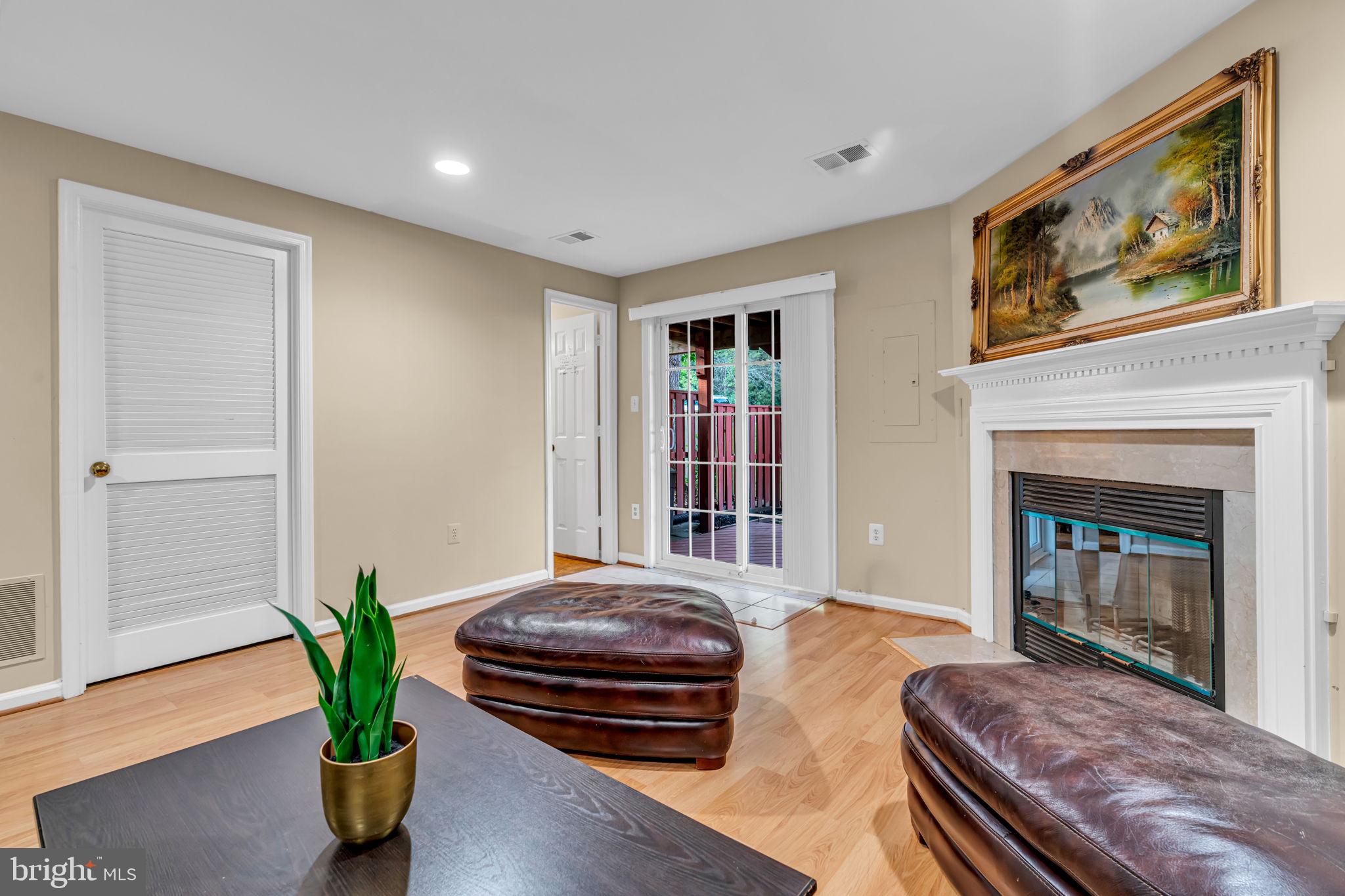 WOODGATE MANOR - Residential