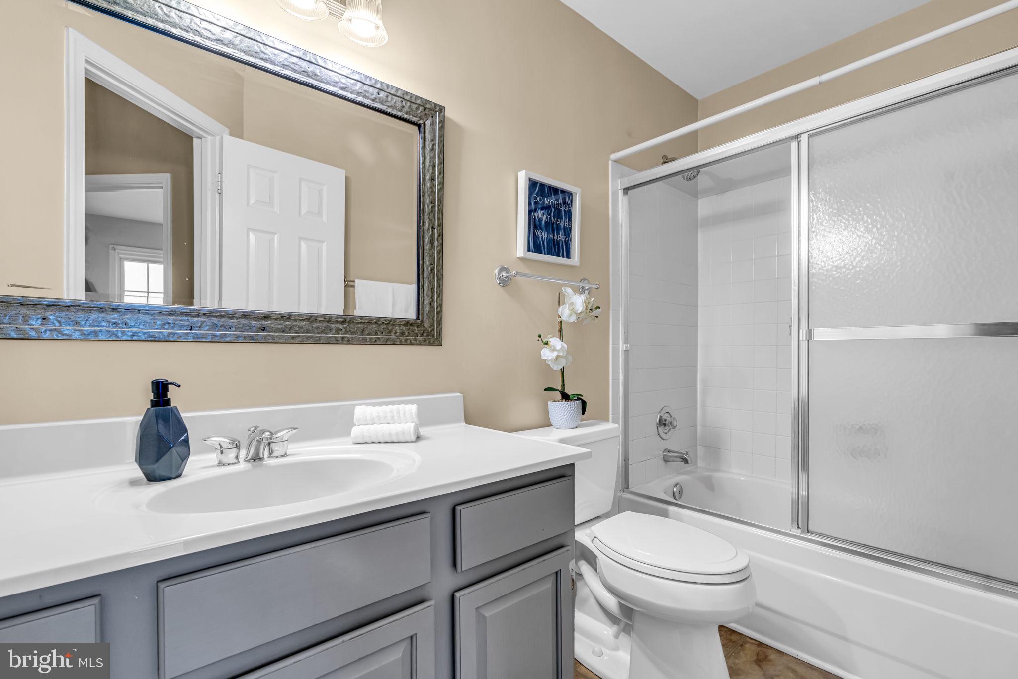 WOODGATE MANOR - Residential