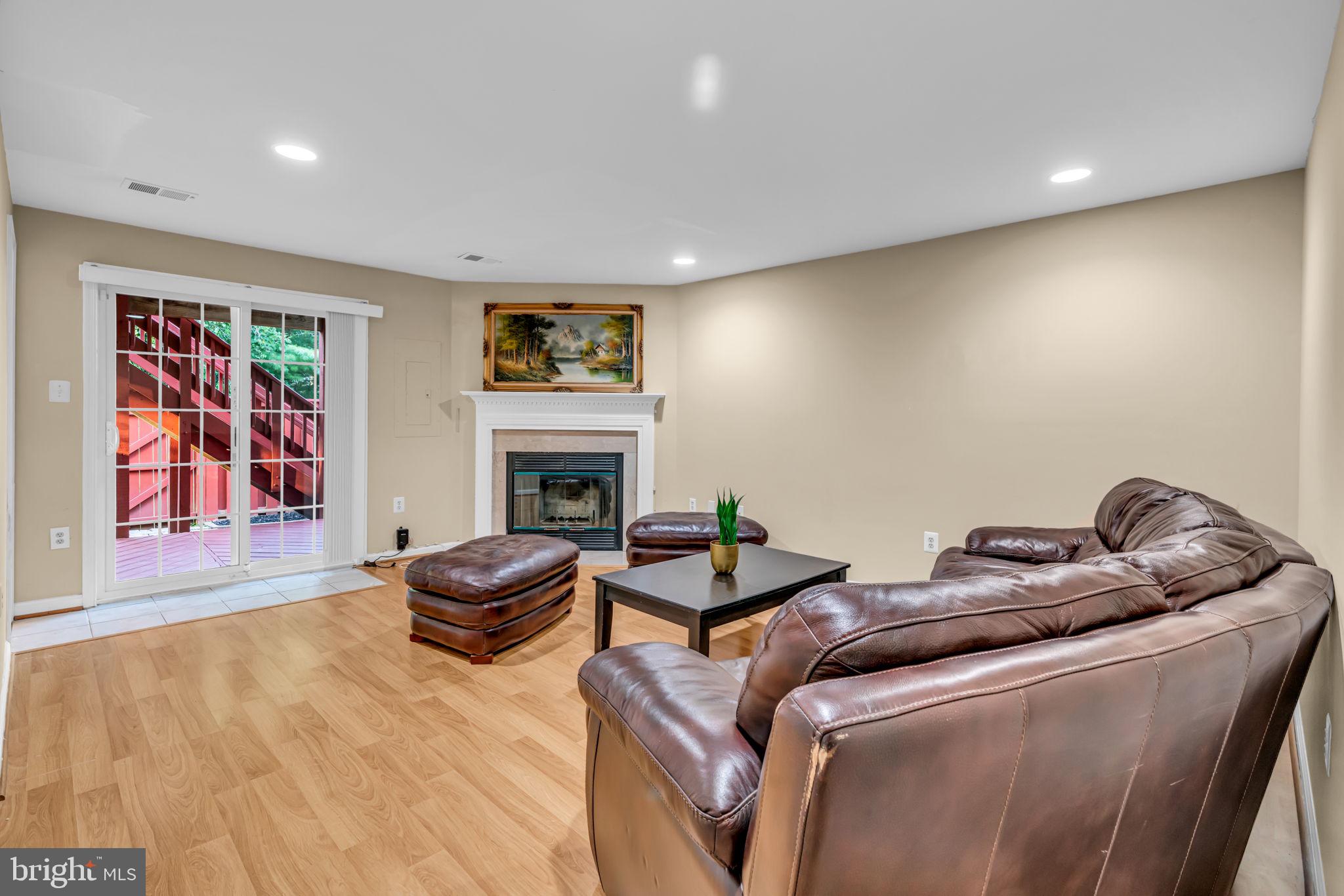 WOODGATE MANOR - Residential