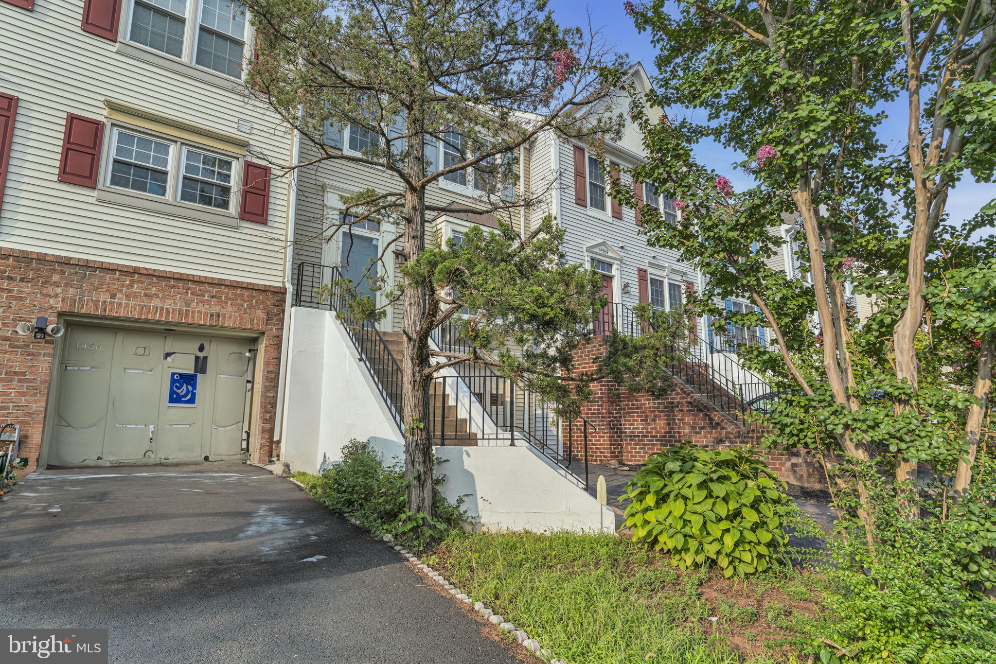 WOODGATE MANOR - Residential