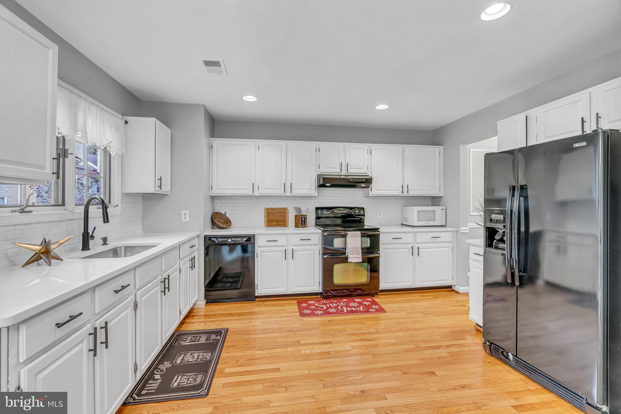 WOODGATE MANOR - Residential