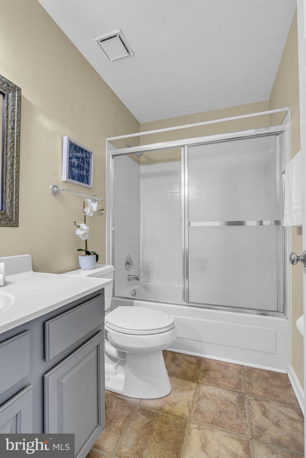 WOODGATE MANOR - Residential