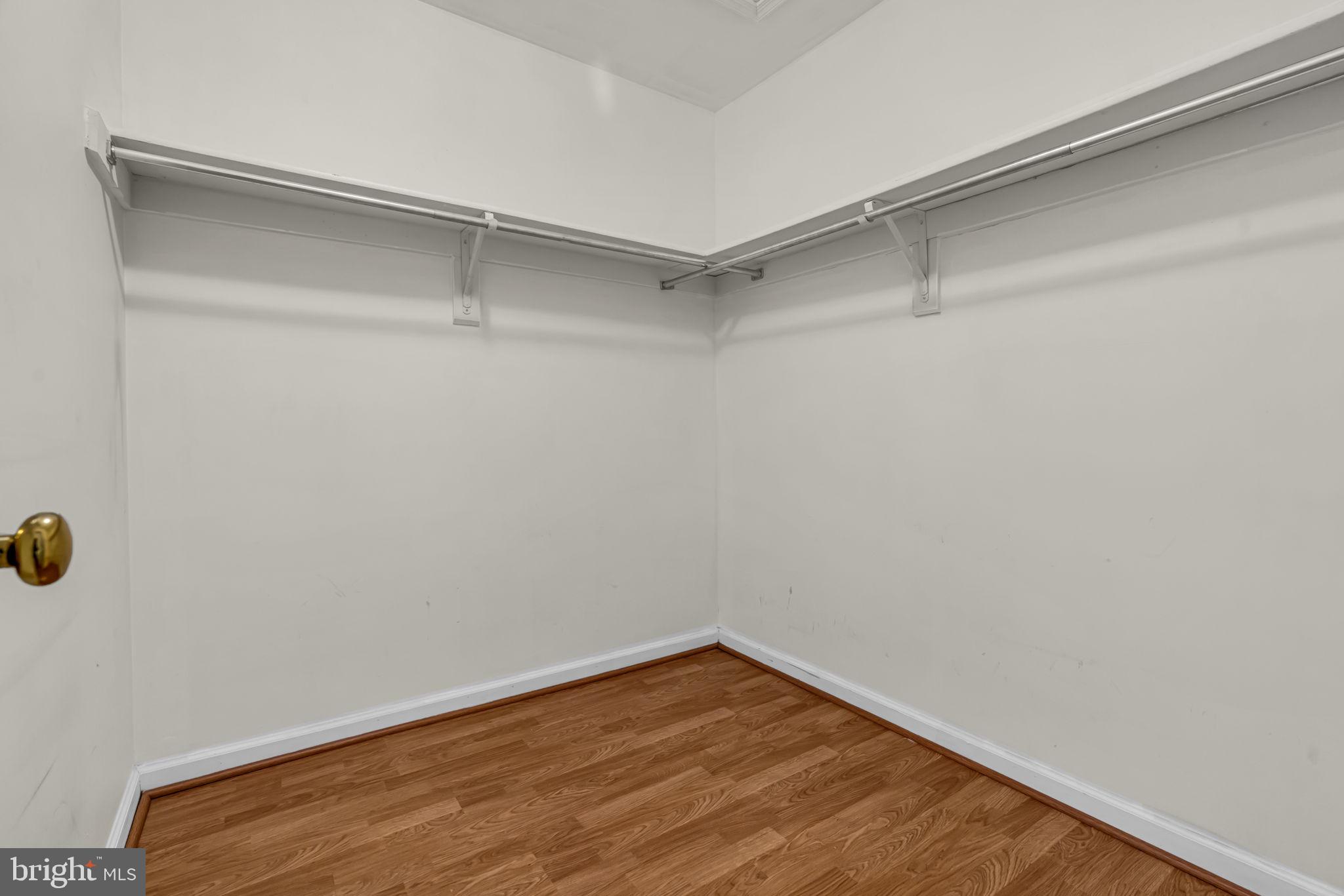 WOODGATE MANOR - Residential