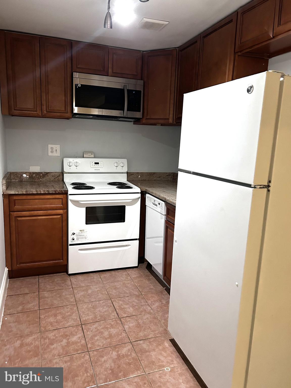 SPYGLASS HILL - Residential Lease