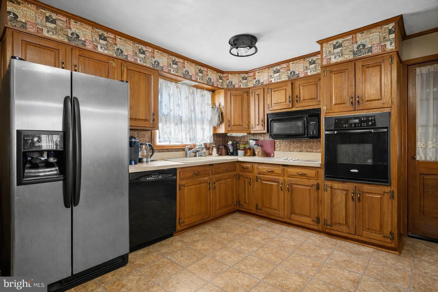 BAREFOOT ACRES - Residential