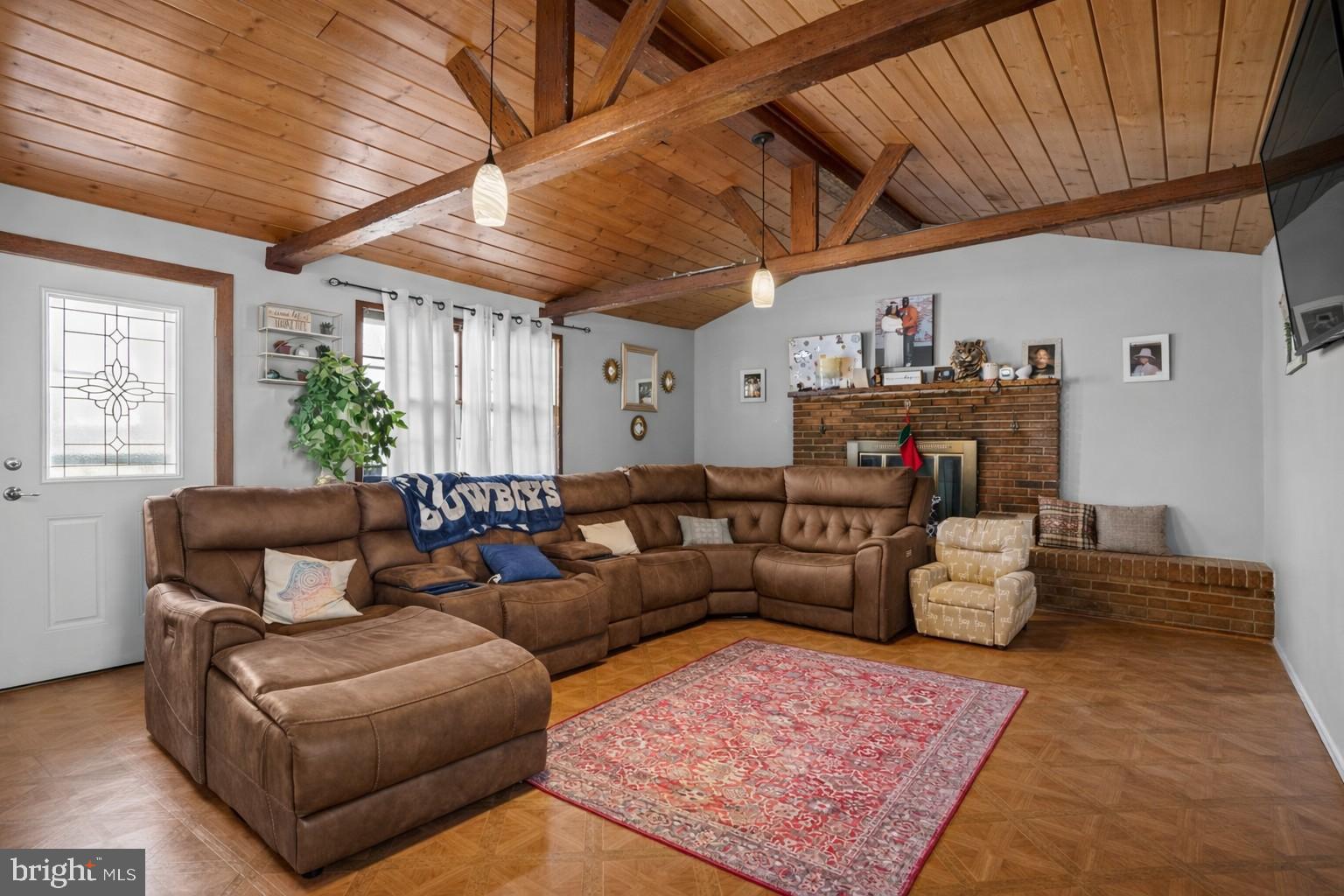 BAREFOOT ACRES - Residential