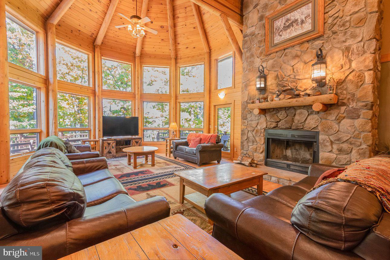 OAKLAND - Residential