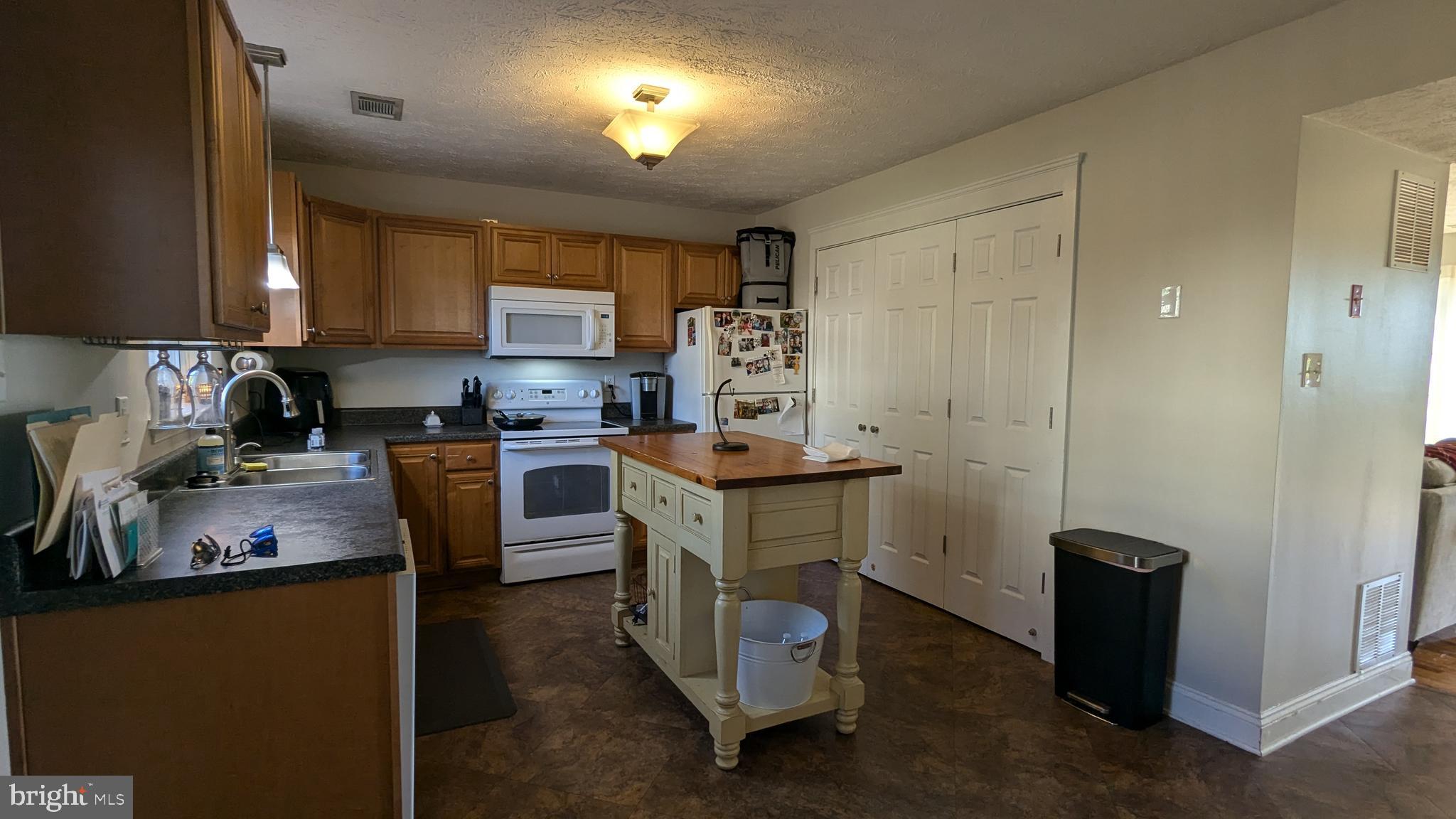 BROOKLAND HEIGHTS - Residential Lease