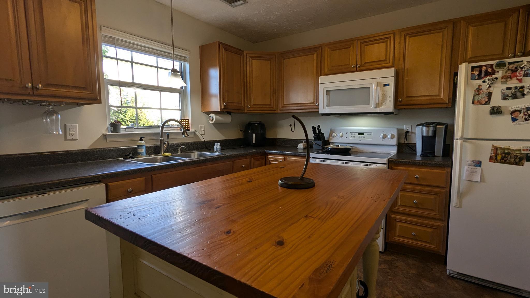 BROOKLAND HEIGHTS - Residential Lease