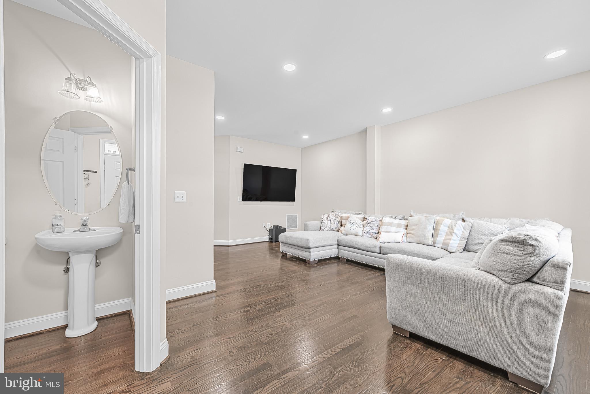 16873 SEA LAWN PLACE