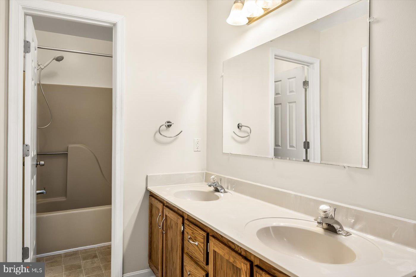 LAKE WILDERNESS - Residential