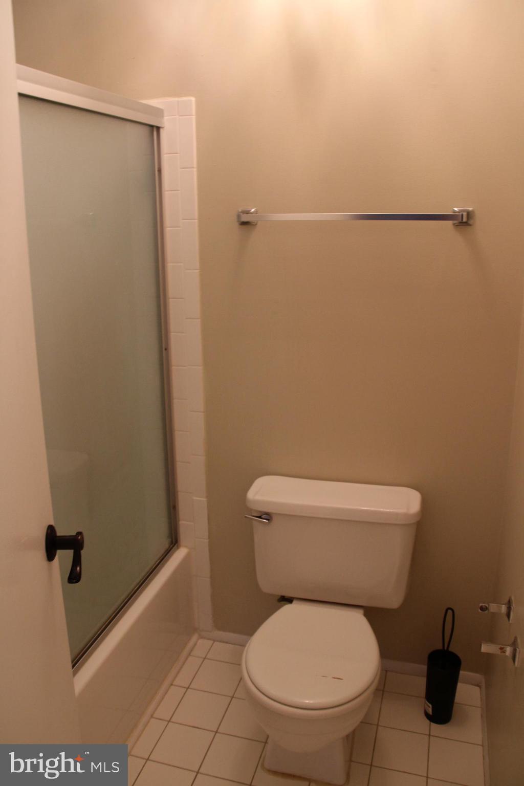 MALLARD COVE CONDOMINIUMS - Residential Lease