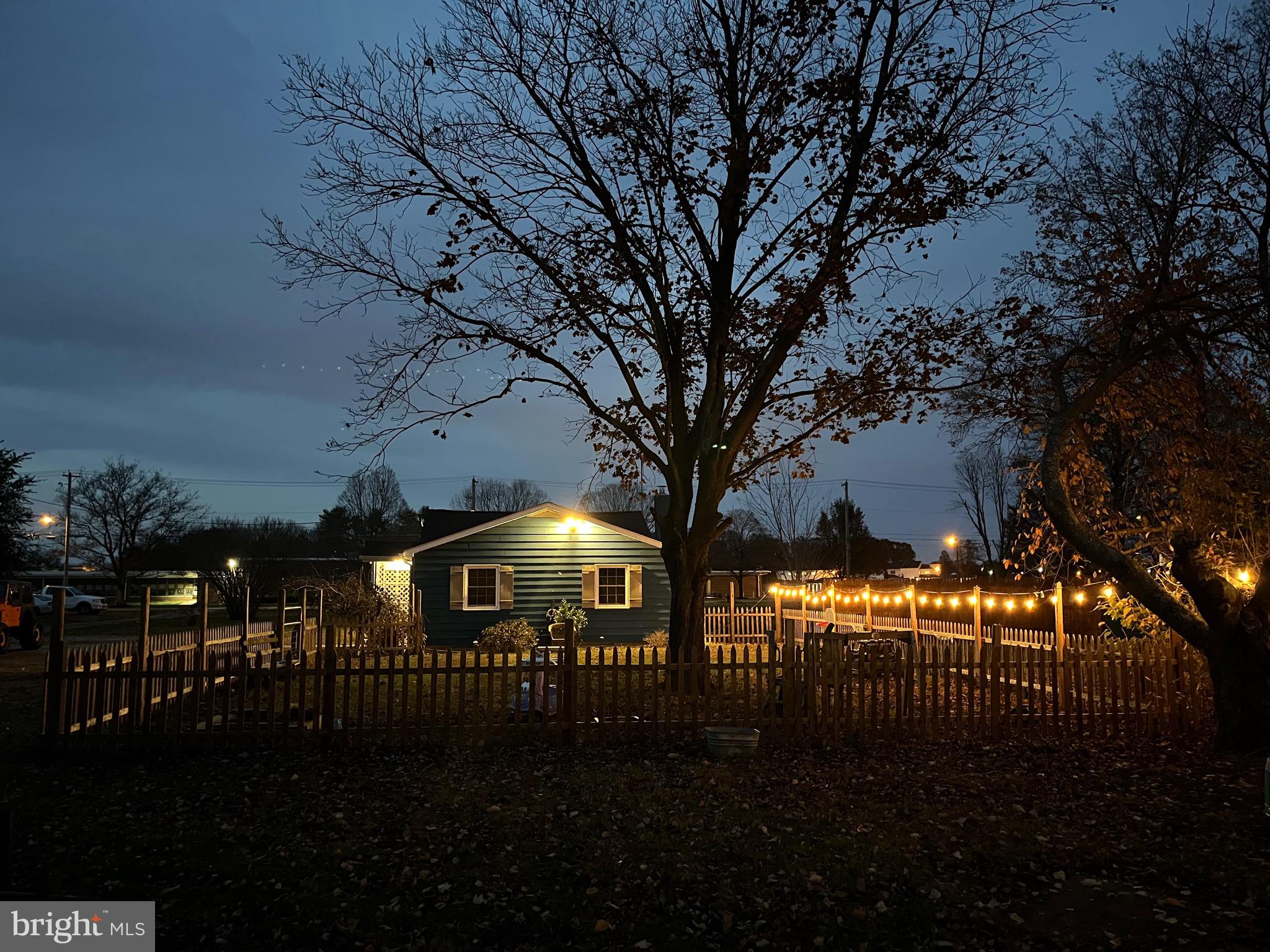 178 E MILLBROOKE AVENUE