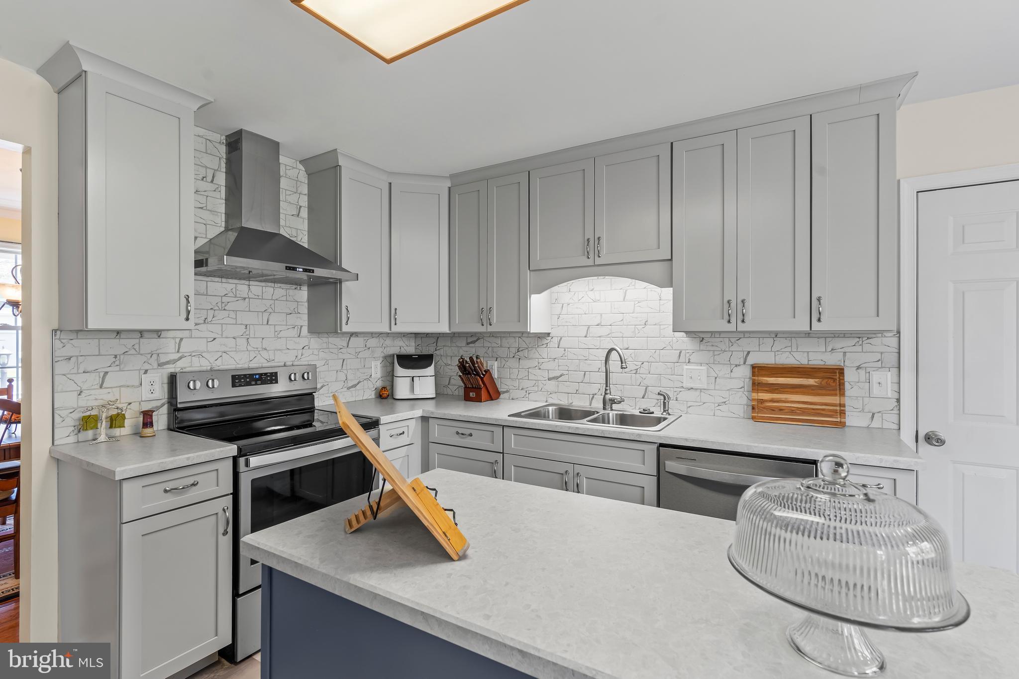 ST JAMES VILLAGE NORTH - Residential