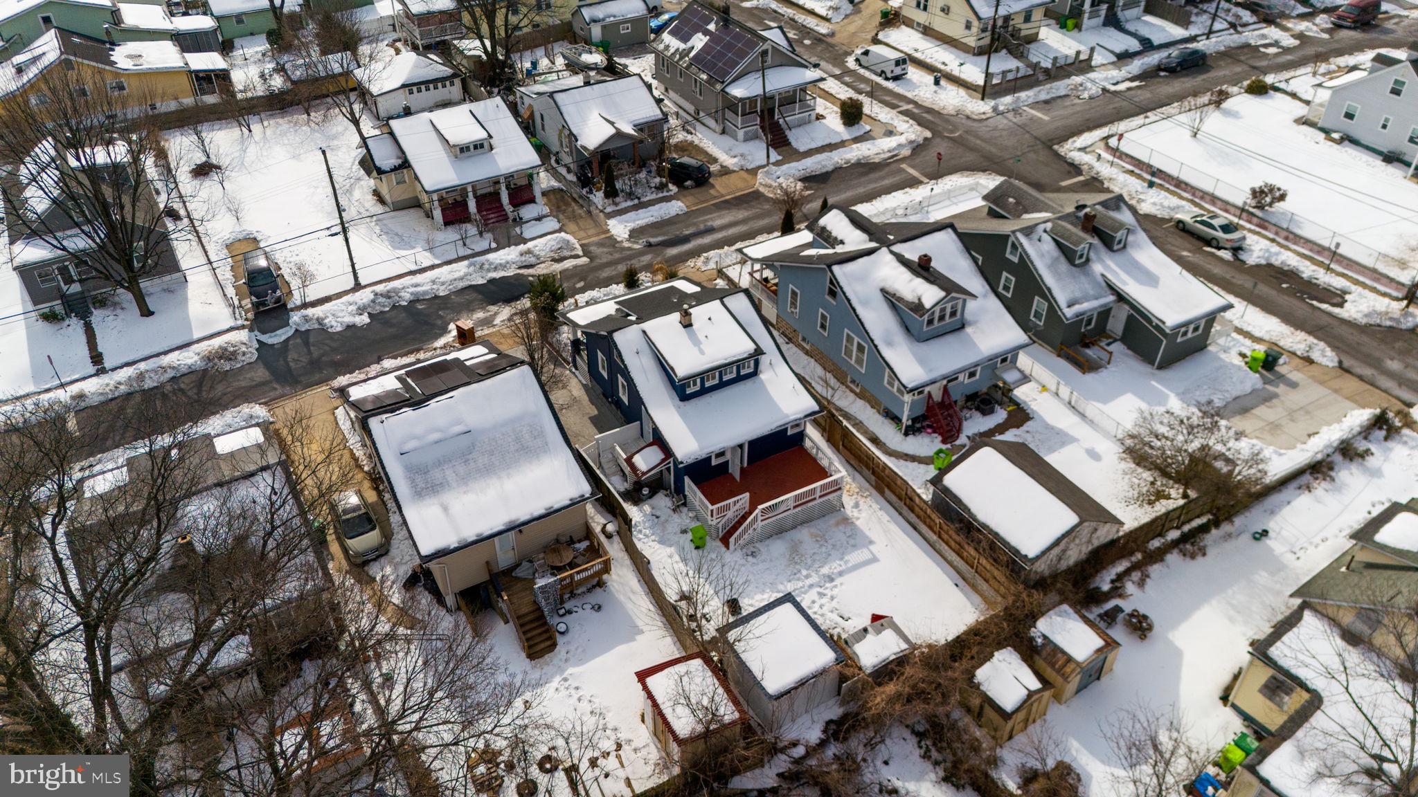 COLMAR MANOR - Residential