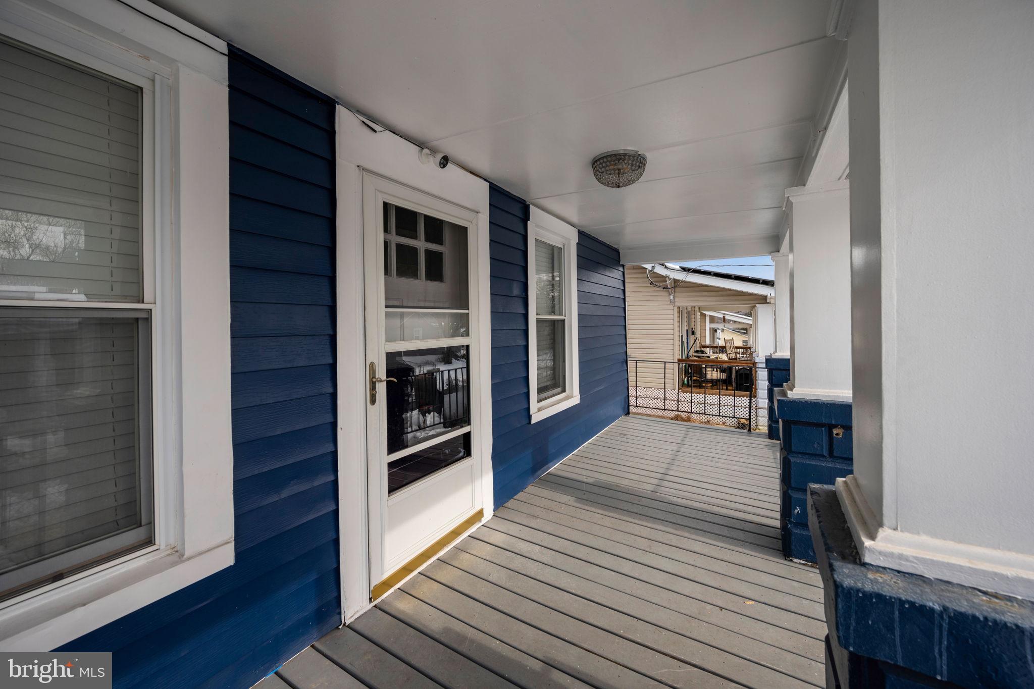 COLMAR MANOR - Residential