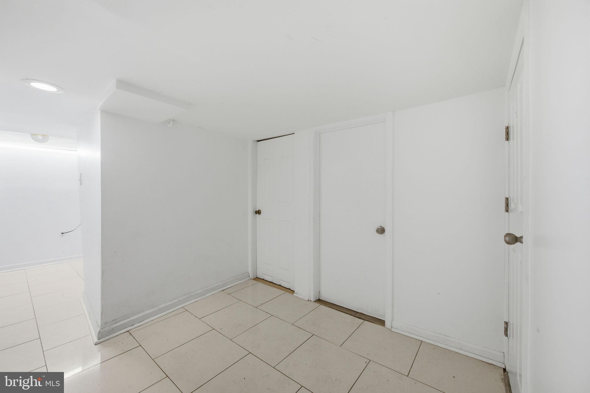 COLMAR MANOR - Residential