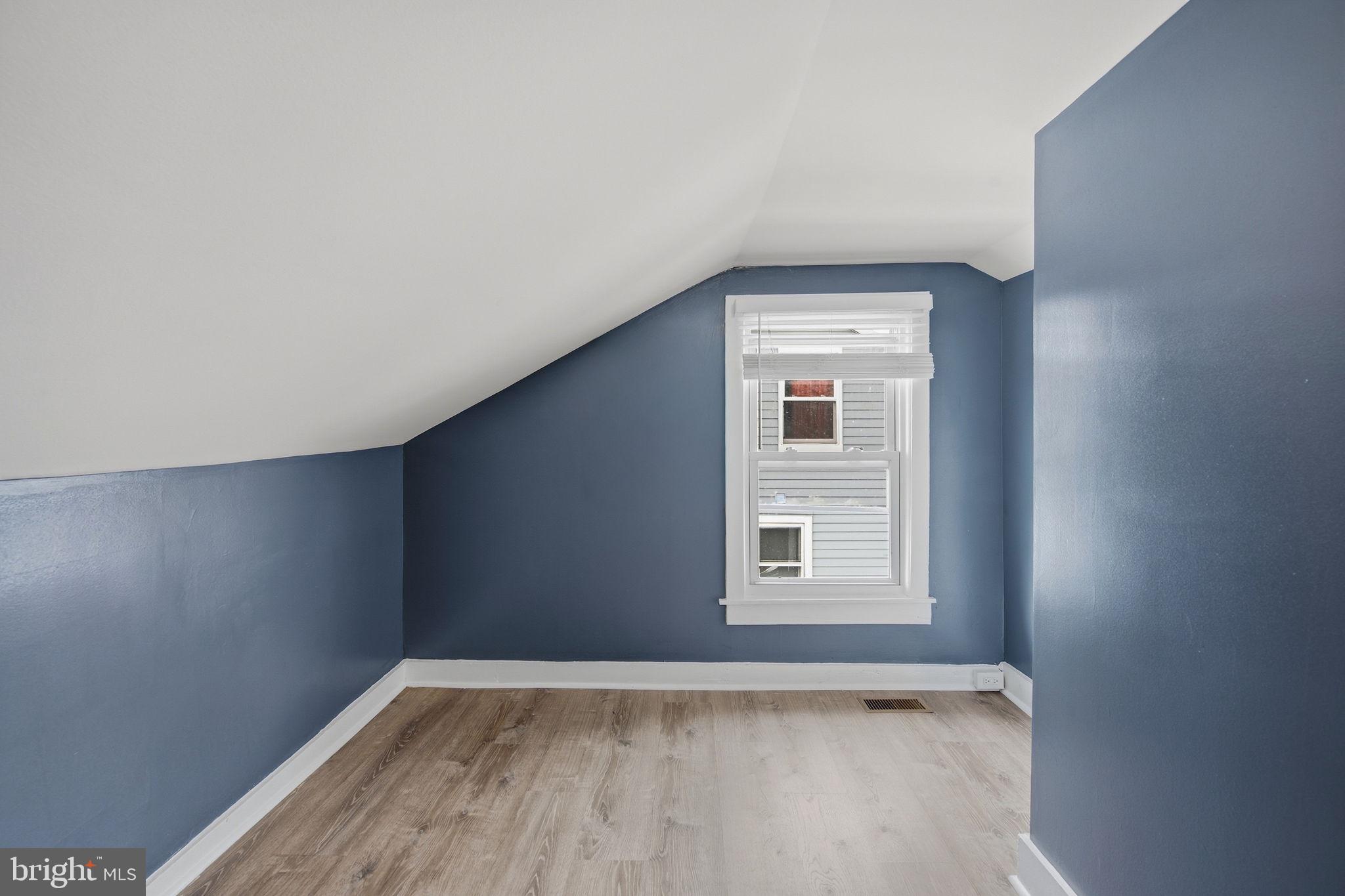 COLMAR MANOR - Residential