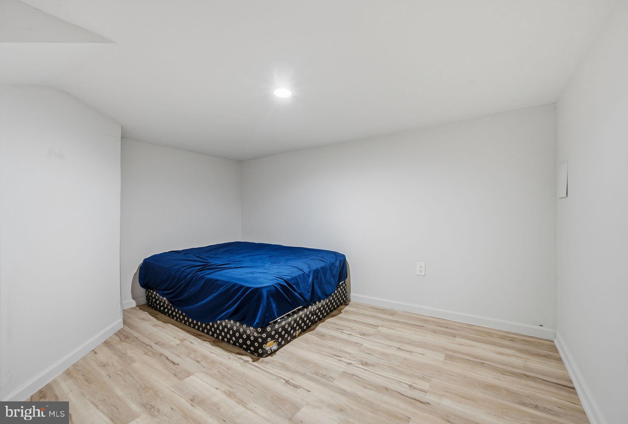 COLMAR MANOR - Residential