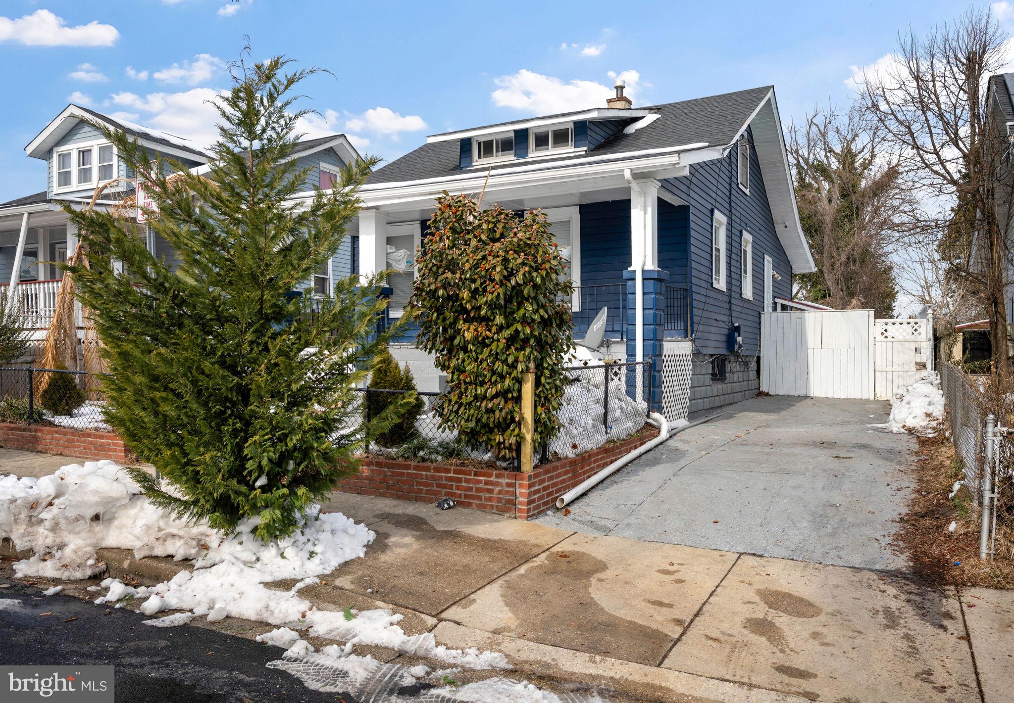 COLMAR MANOR - Residential