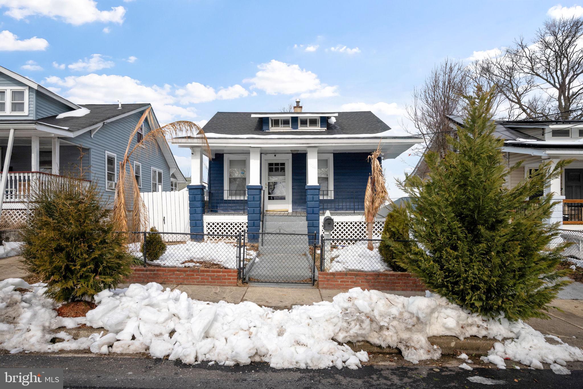 COLMAR MANOR - Residential