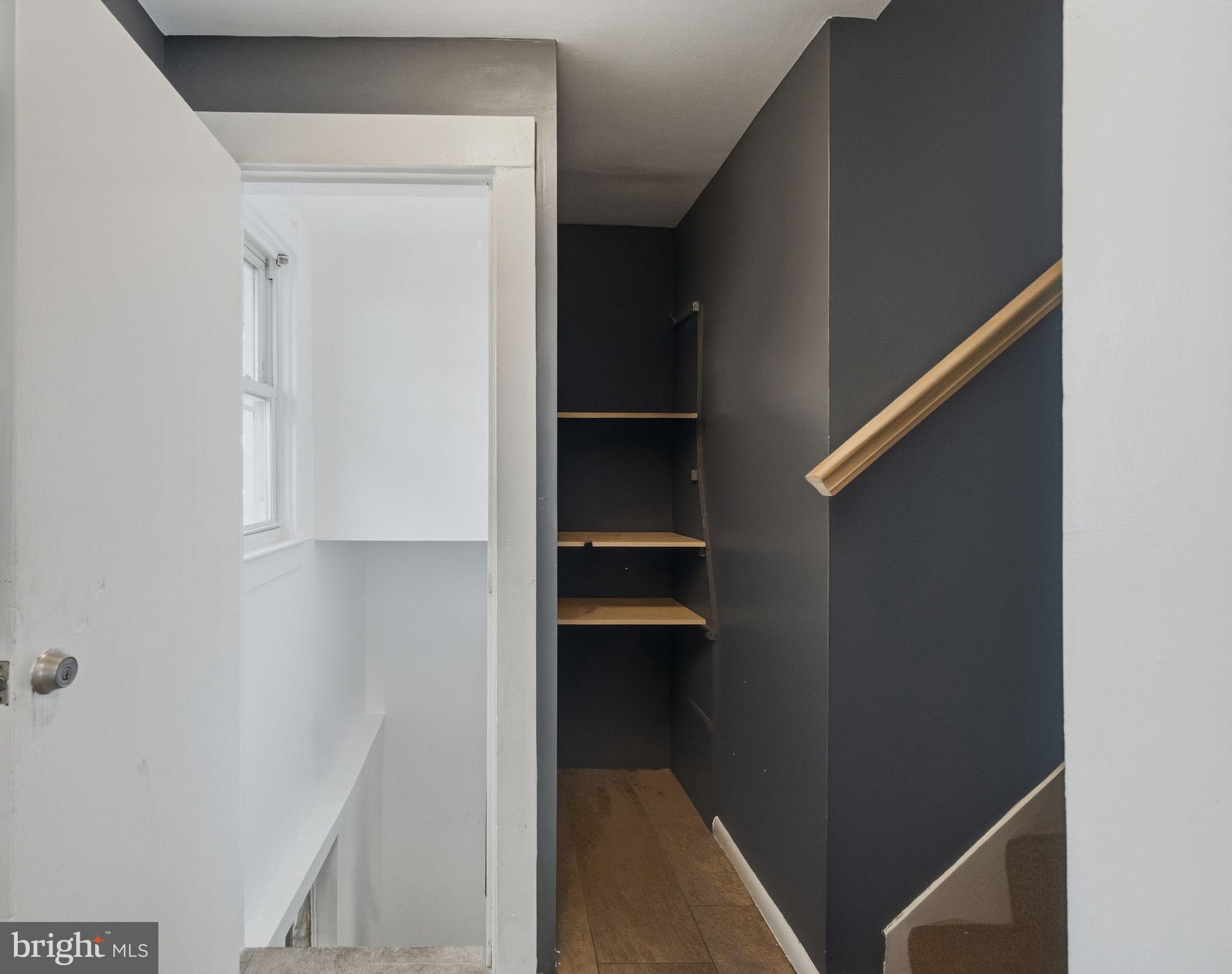 COLMAR MANOR - Residential