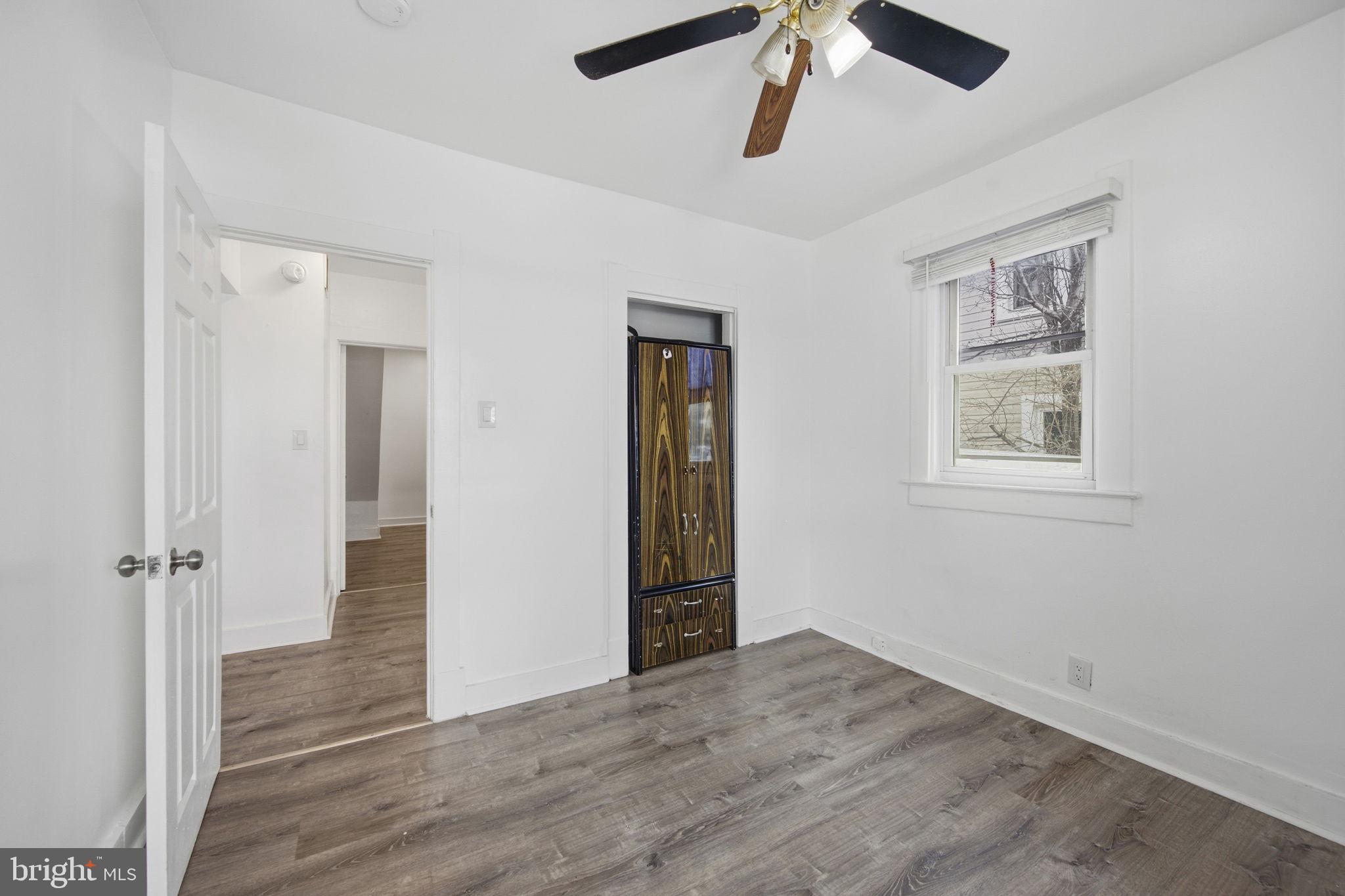 COLMAR MANOR - Residential