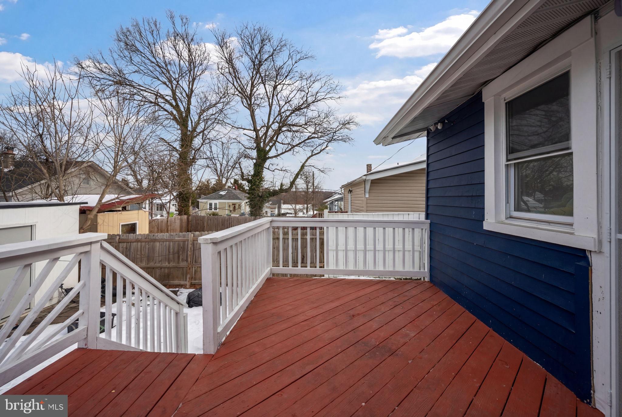 COLMAR MANOR - Residential