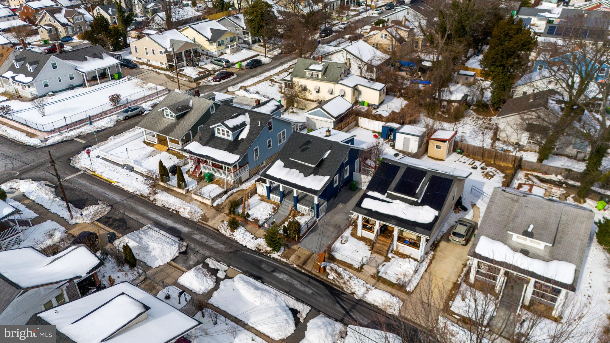 COLMAR MANOR - Residential