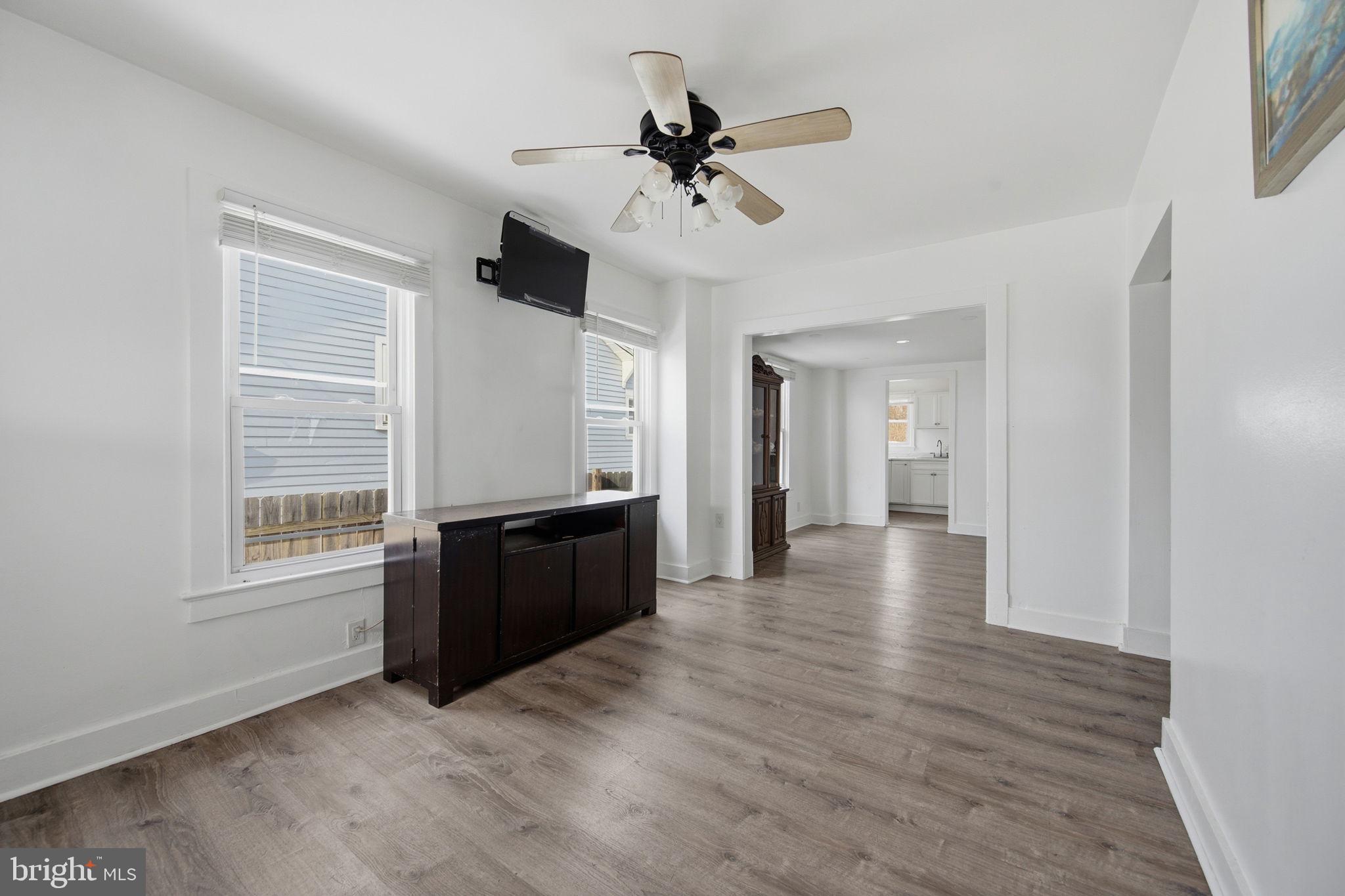 COLMAR MANOR - Residential