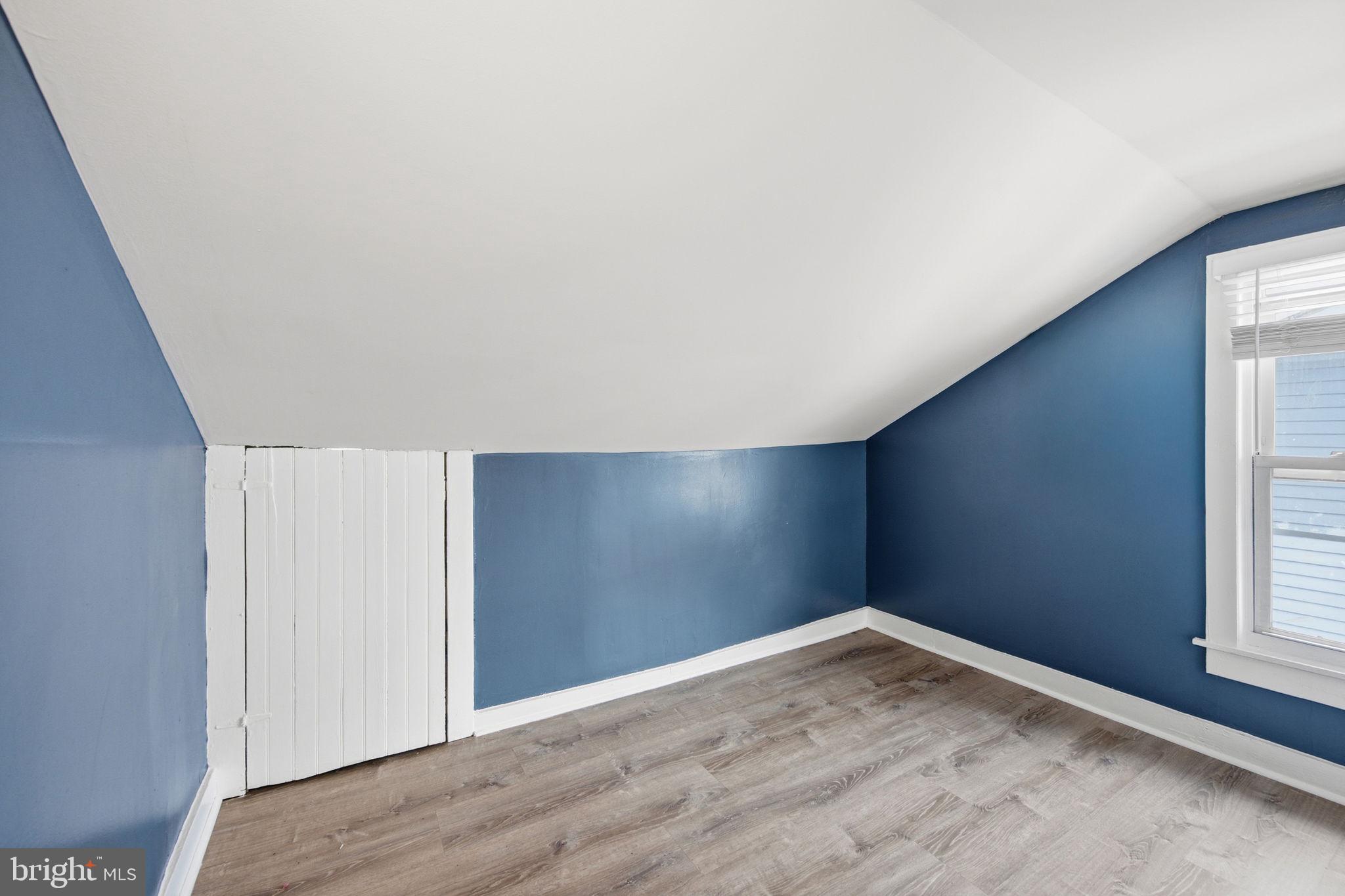 COLMAR MANOR - Residential