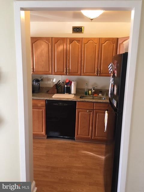 PROMENADE TOWERS - Residential Lease