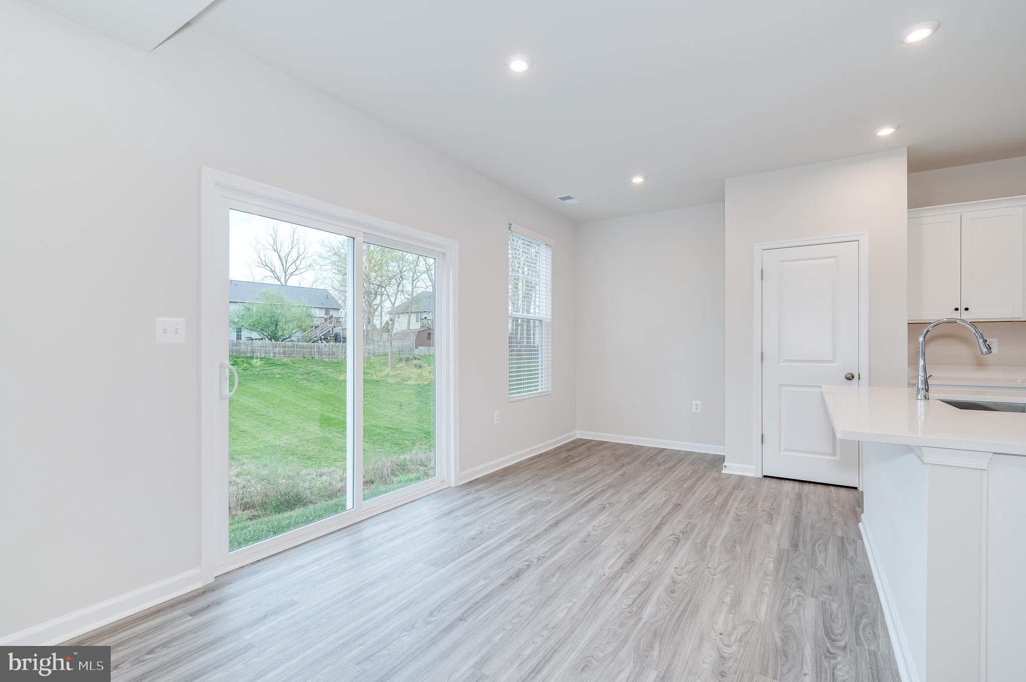 PRESIDENTS POINTE - Residential Lease