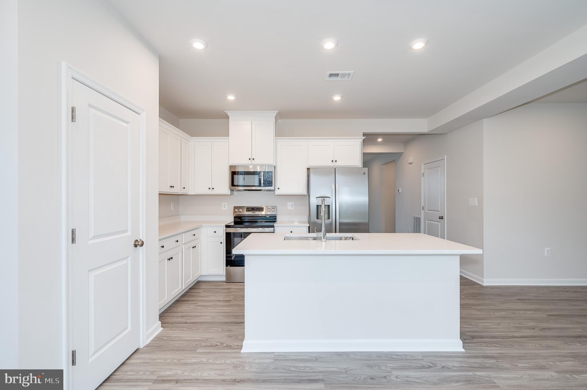 PRESIDENTS POINTE - Residential Lease