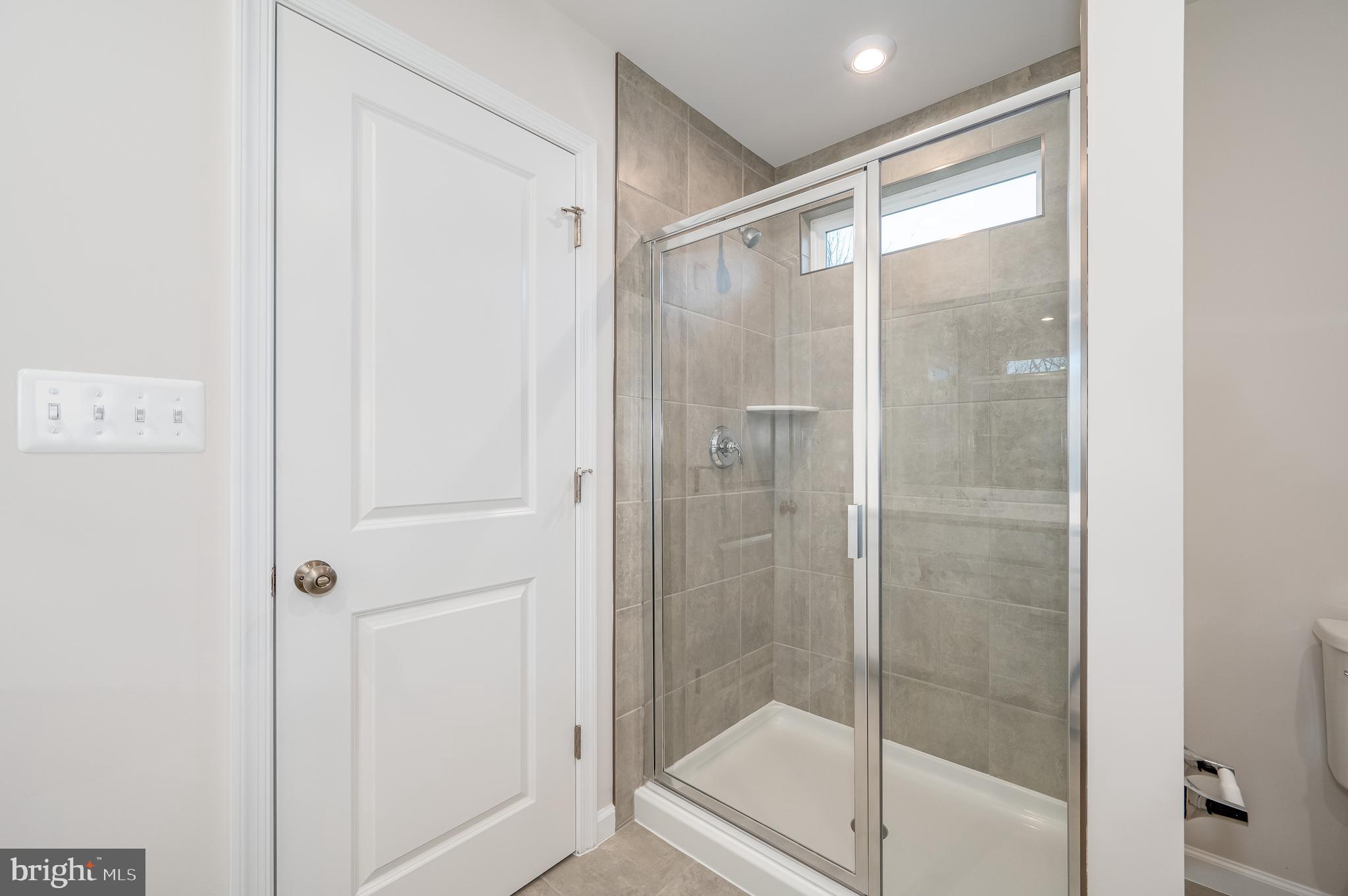 PRESIDENTS POINTE - Residential Lease